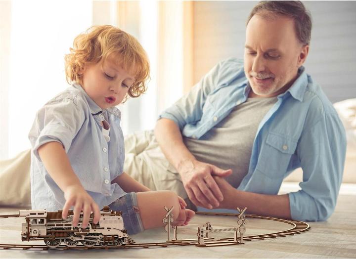 Actual product image WoodenCity Rails with level crossing