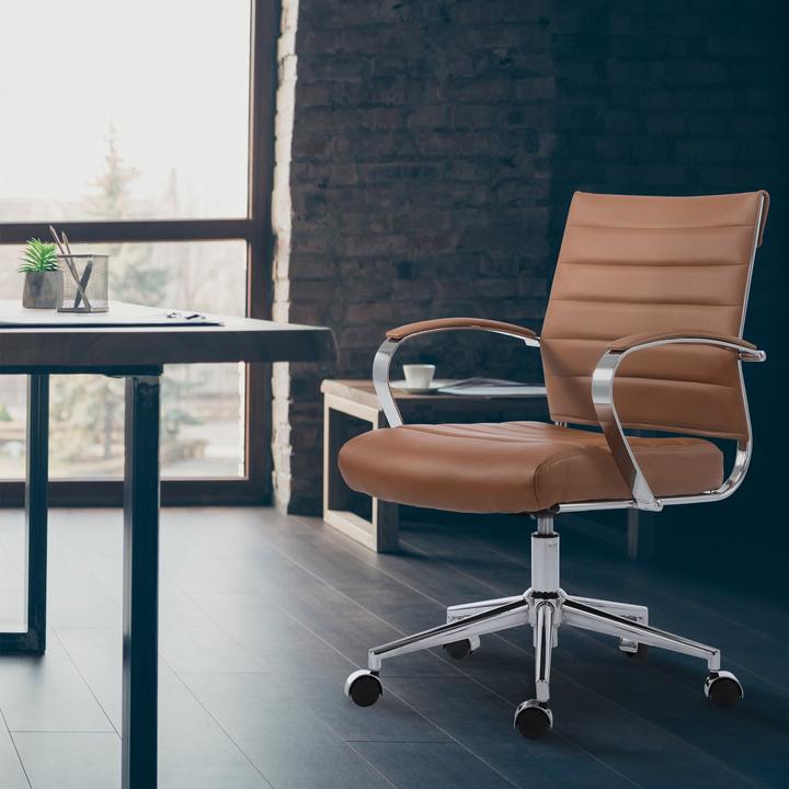Actual product image CLP Oakland office chair, height-adjustable and swivelling