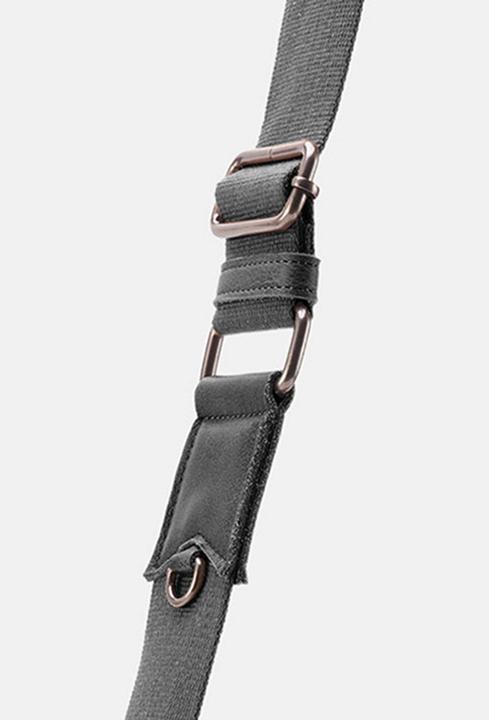 Image du produit FredsBruder Layer Umhängetasche Leder 38 cm