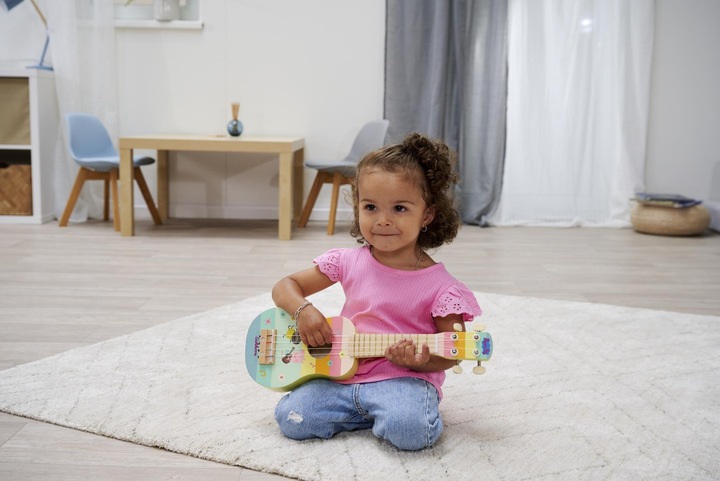 Actual product image Eichhorn Peppa Pig Wooden Ukulele 43cm (German)