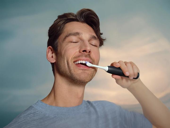 Actual product image Philips Sonicare Series 6500