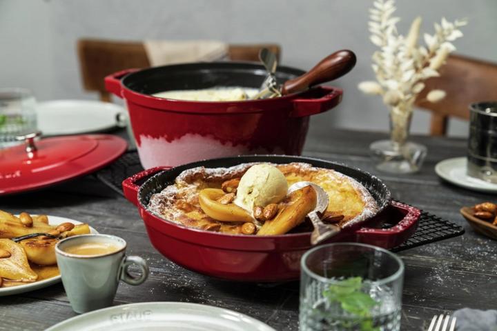 Image du produit Staub Cocotte 2pcs. 24 cm, ronde, rouge cerise, fonte (24 cm, Cocotte + faitout, Fonte)