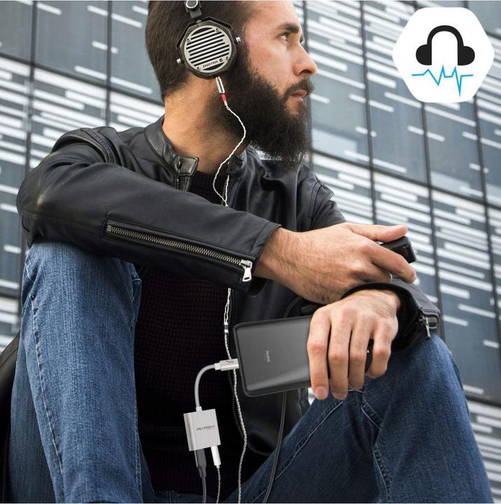 Actual product image Akashi USB-C audio charging adapter (3.5mm jack, USB-C, USB-C)