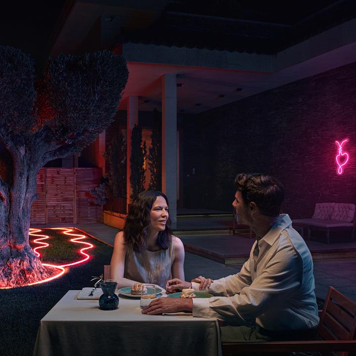 Produktbild Philips Hue Neon Gradient Outdoor Lightstrip (EU-Stecker) (RGBW, 500 cm, Outdoor)