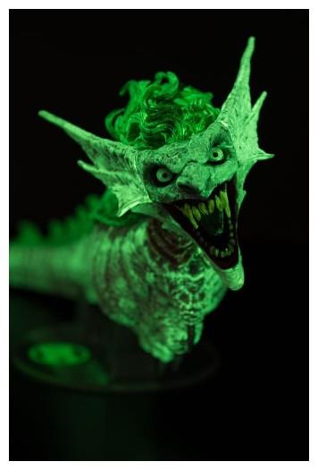 Immagine prodotto McFarlane Dark Nights: Metal DC Multiverse Action Figure The Joker Dragon Glow in the Dark Edition (Gold