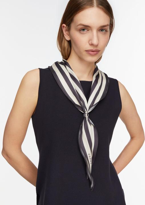 Actual product image Comma Tuch