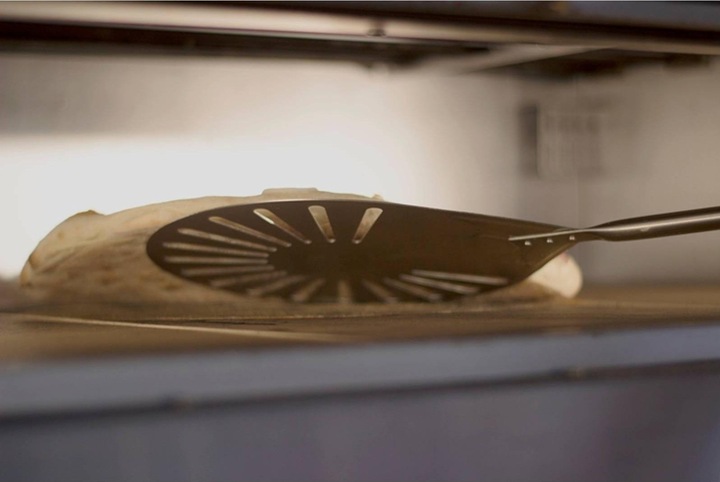 Produktbild Gi.Metal Pizzaschaufel Pizzaschieber Pizzaheber Ofenschieber perforiert 120 cm Edelstahl