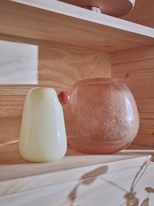 Actual product image Oyoy Vase Lasi Medium, Taupe (1 x, 23 x 27 x 26 cm, 16.15 l)