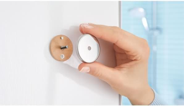 Immagine prodotto tesa Spatola per doccia SPAA con soluzione adesiva senza foratura
