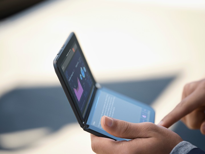Produktbild Microsoft Surface Duo 2 B2B (256 GB, Obsidian, 8.30", SIM + eSIM, 12 Mpx, 5G)