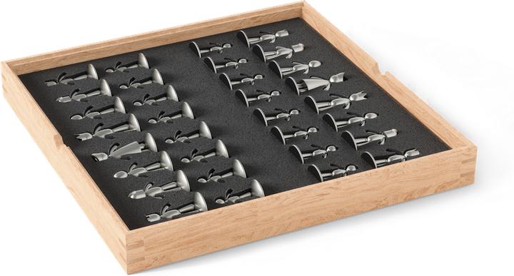 Actual product image Umbra Buddy Chess Set