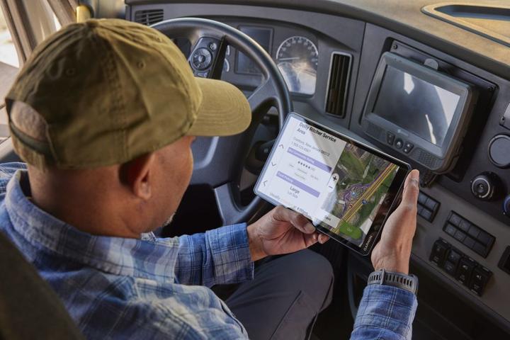 Actual product image Garmin dezl LGV820 8" Truck GPS, Europe (8")