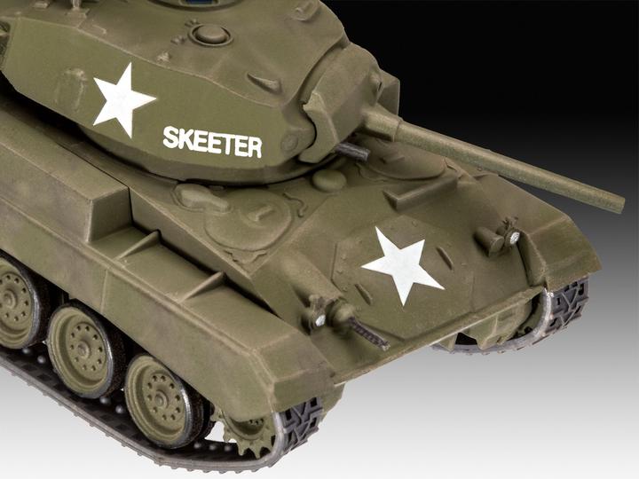 Actual product image Revell M24 Chaffee