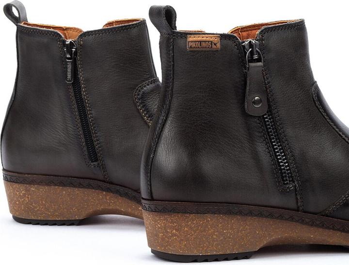 Actual product image Pikolinos Granada (40)