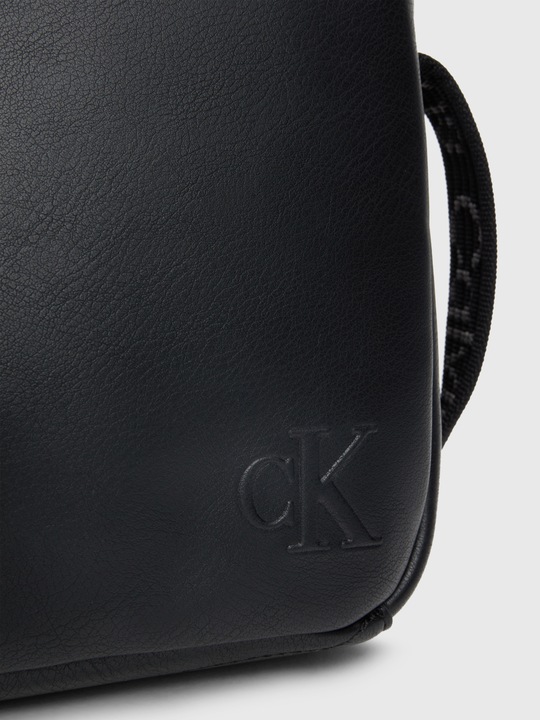 Produktbild Calvin Klein Ultralight Reporter18 W/Pkt Pu (100% Polyurethane)
