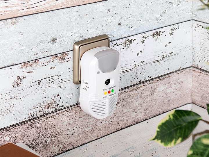 Actual product image Exbuster 3in1 ultrasonic pest repeller