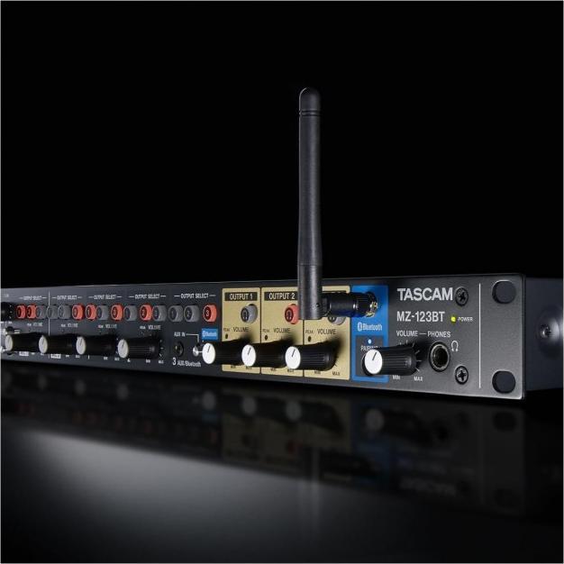 Tascam MZ-123BT 3 kanaals zonemixer met Bluetooth