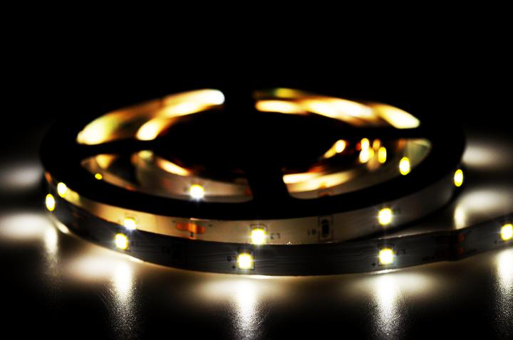 Actual product image Blulaxa HWH LEDStripe SET 9,5W 4000k 3 (11.50 cm)