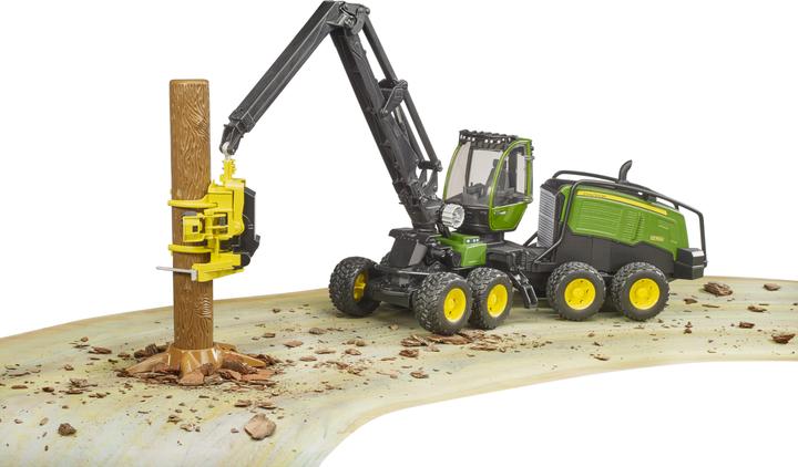 Image du produit Bruder John Deere 1270G Récolteuse avec 1 tronc d'arbre