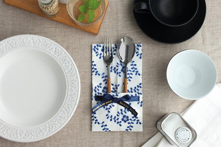 Produktbild Brother TZe-RN34 (1.20 cm, Blau, Gold)