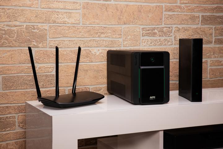 Actual product image APC Easy UPS BVX Series BVX1600LI-GR (1600 VA, 900 W, Line-interactive UPS)
