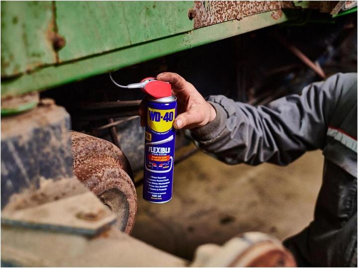 Produktbild WD-40 Kriechöl mit flexiblem Rüssel (400 ml)