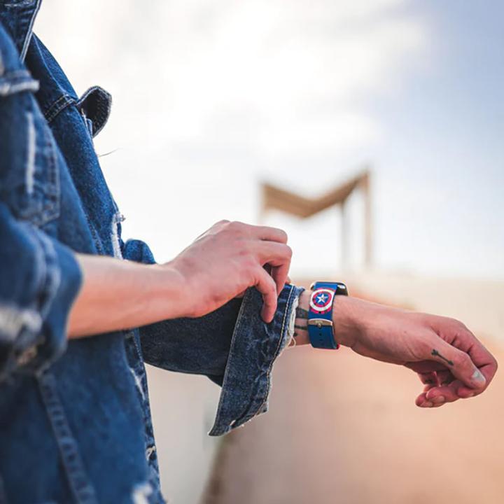 Actual product image Moby Fox Marvel bracelet pour smartwatch Insignia Collection: Captain America (Silicone)
