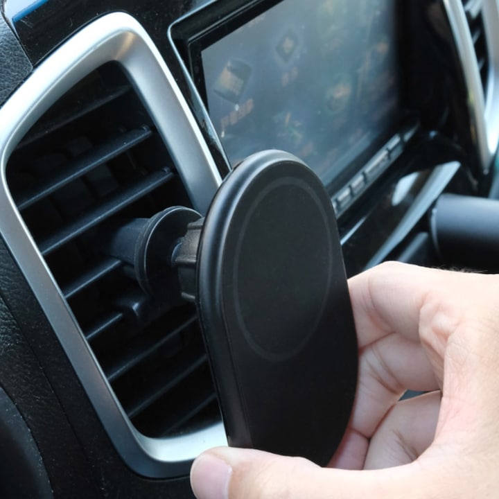 Actual product image Belkin Magnetic Wireless Car Charger with MagSafe