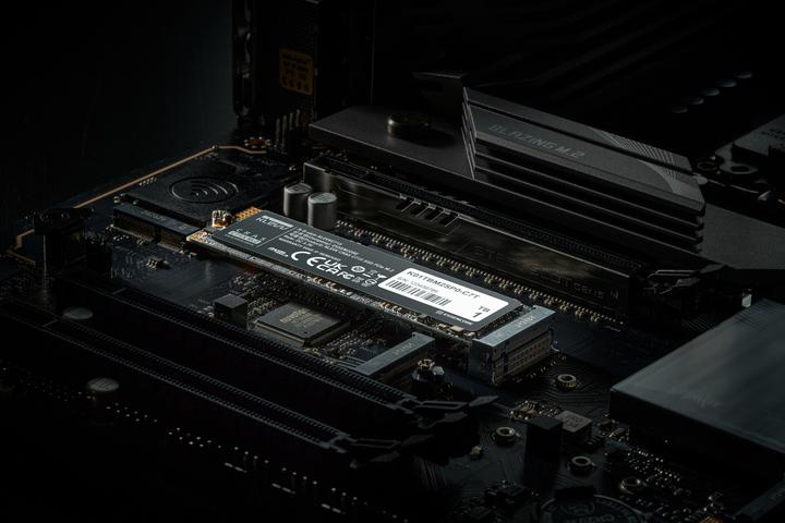 Immagine prodotto Klevv 1 TB C715 M.2 2280 PCIe Gen3 NVMe (1000 GB, M.2, M.2 2280)