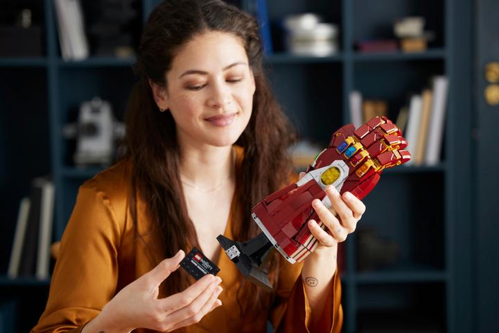 Actual product image LEGO 76223 Marvel Iron Man Glove (76223, LEGO Marvel)