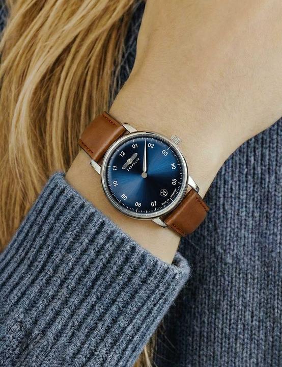 Produktbild Iron Annie Sehen Sie sich die Quarzuhr Zeppelin New Captain's Line 8643-3 an (Analoguhr, 36 mm)