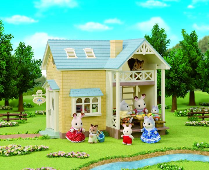 Actual product image Sylvanian Families Bluebell Cottage Gift Set
