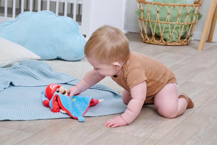 Actual product image Simba SuMa Mario cuddle cloth with rattle