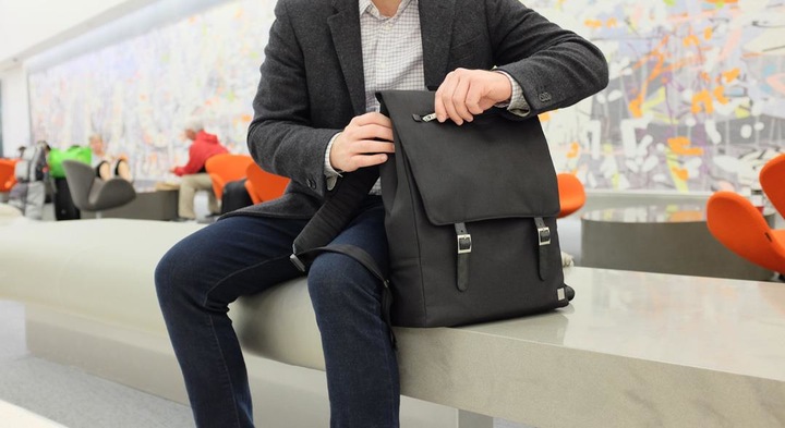 Productafbeelding Moshi Helios Designer Laptop Rugzak - Houtskool Zwart