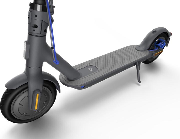 Actual product image Xiaomi Mi Scooter 3 Swiss Edition (20 km/h, 30 km, 300 W)