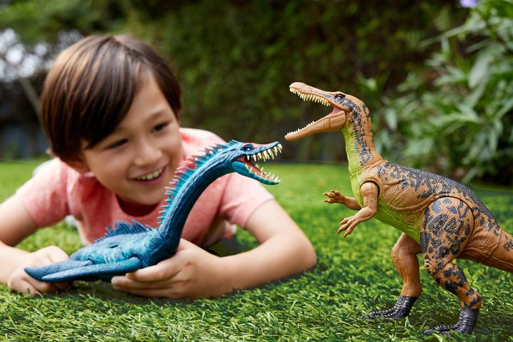Actual product image Jurassic World Gigantic Trackers Stxosaurus