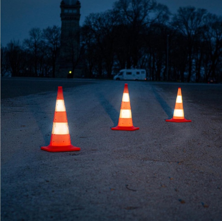 Actual product image Dönges Folding traffic cone, height 500 mm, Pro version, partially reflective