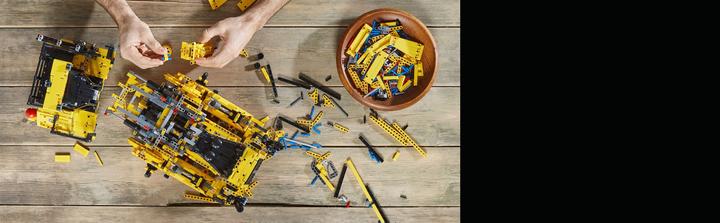 Produktbild LEGO Cat D11 Bulldozer (42131, LEGO Technic)
