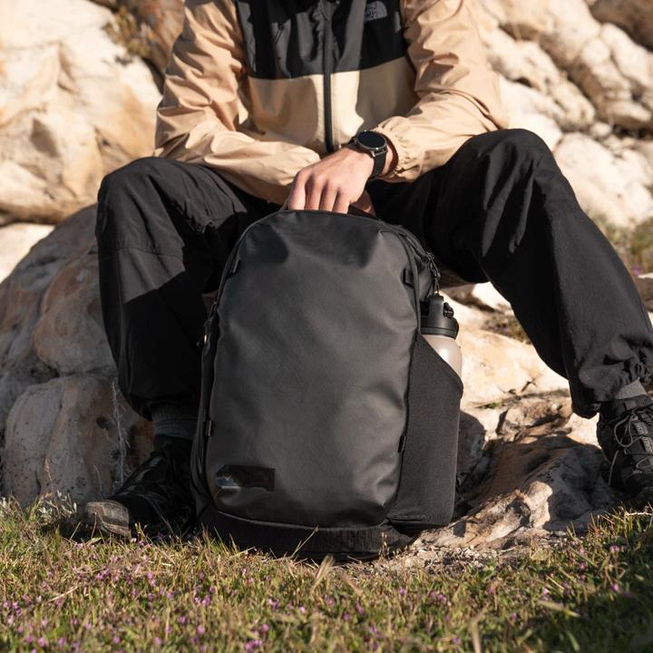Actual product image Wandrd NIMBUS 18 Black (Photo backpack, 18 l)