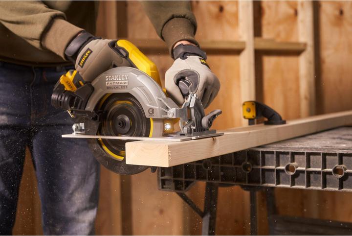 Actual product image Stanley FatMax V20 cordless circular saw SFMCS550M2K (18V, 4.0Ah, brushless, tool-less cutting depth)