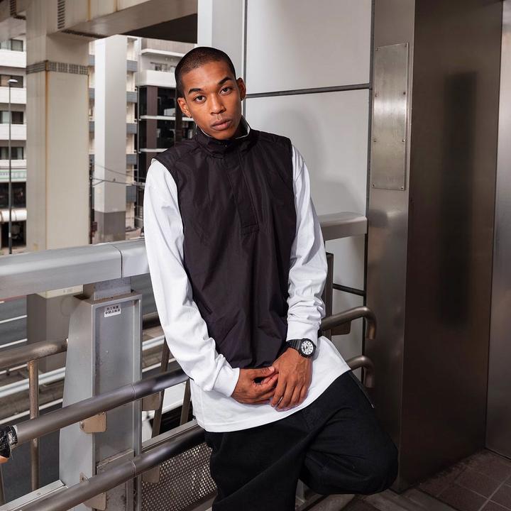 Actual product image G-Shock GA-2100WD-1AER (Analogue wristwatch, Chronograph, Digital watch, 49 mm)