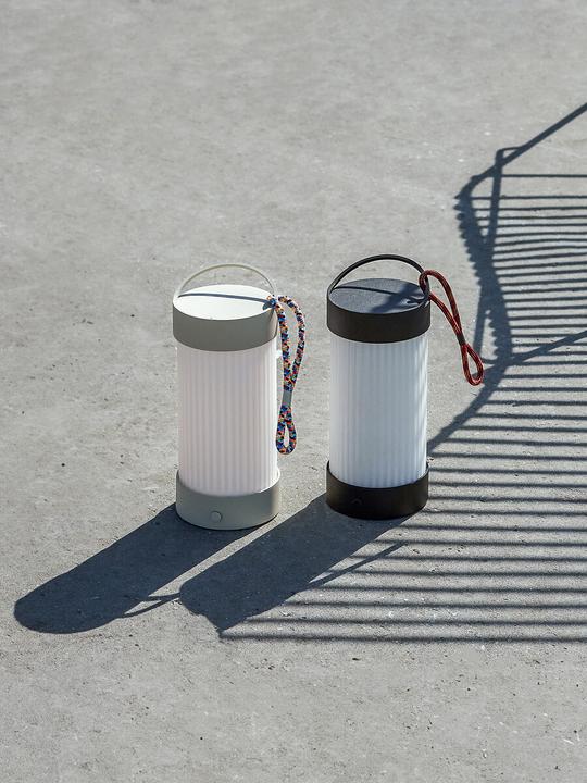 Produktbild Hübsch Camp Portable Tischleuchte Sand