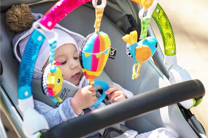Productafbeelding Benbat Kinderwagen Speelgoed Speelboog Regenboog Kleurrijk