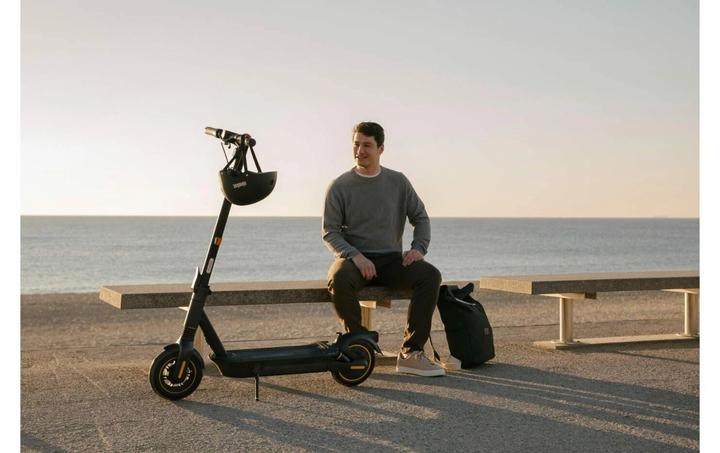 Actual product image Segway-Ninebot MAX G2 D (20 km/h, 70 km, 450 W)