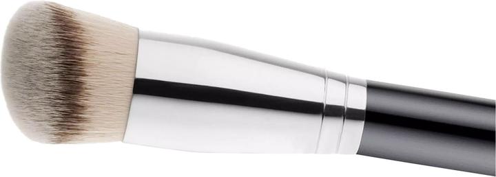 Actual product image MAC Cosmetics 170 Synthetic Rounded Slant Brush (Foundation)