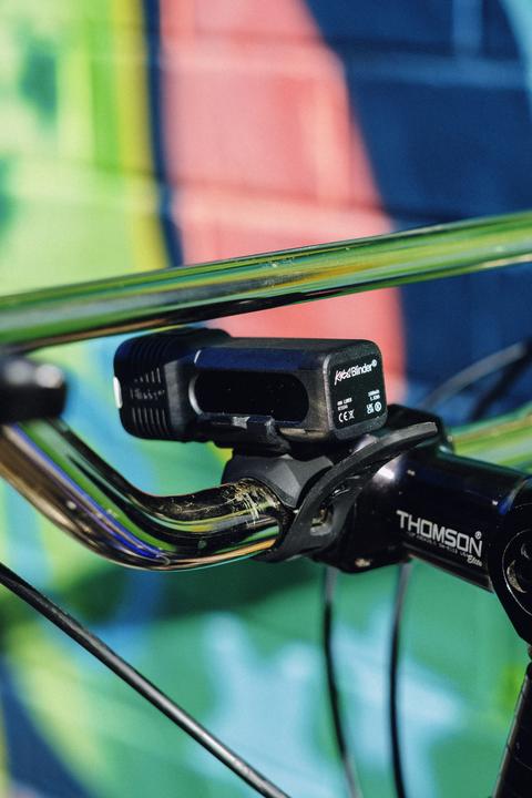 Image du produit knog. Blinder 400 + Plus Rear (400 lm, 20 lm)