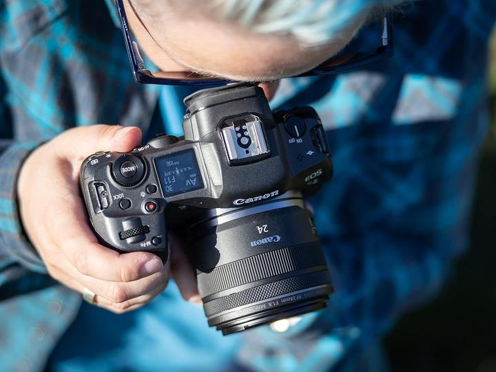 Actual product image Canon RF 24mm f/1.8 Macro IS STM (Canon RF, full size)