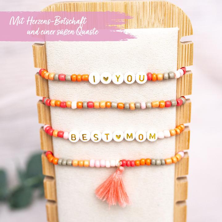 Produktbild Papierdrachen 4 Perlenarmbänder – I LOVE YOU und BEST MOM (Kunststoff, Stoff, Gummi)