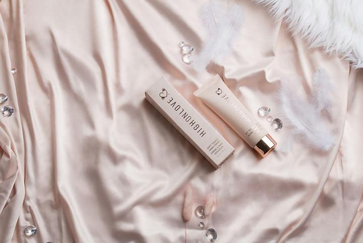 Produktbild High on Love Luxe Hand Cream 75 ml (75 ml)