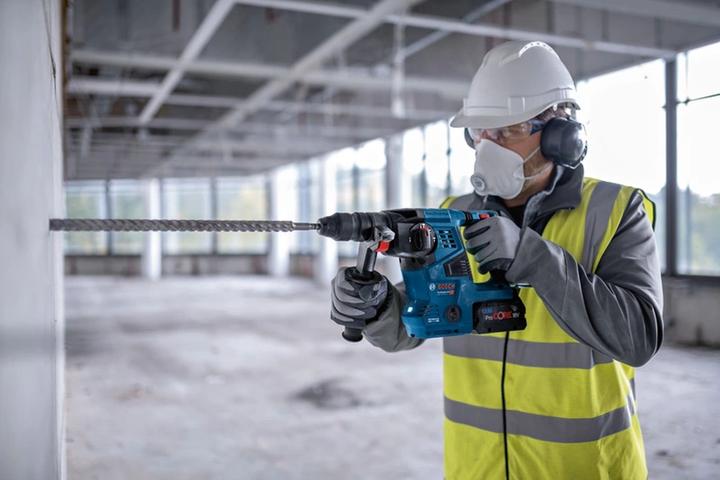Actual product image Bosch Professional GBH 18V-28 CF Solo (Rechargeable battery operated)